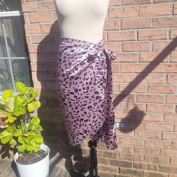 Nasty Gal Pink Leopard Print Wrap Skirt - Picture 4 of 13